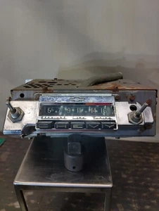 Radio Chevy vintage sin probar sin perillas muy genial - Imagen 1 de 4