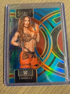 Panini Select WWE 2024 - Premier Level Carmella #105 Blue Prizm/199 - Imagen 1 de 2