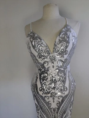 WINDSOR Blanco Gala Regreso a Casa Baile de graduación Plateado Lentejuelas Vestido Pequeño Tirantes Atado Trasero  Foto 1 de 4