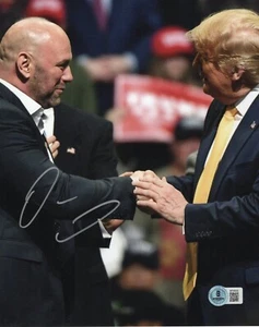 Foto firmada autografiada por Donald Trump UFC 8x10 de Dana White Beckett certificado de autenticidad BAS - Imagen 1 de 2