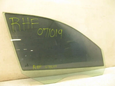 BMW E60 530i 525i 545i 535i 550i M5 528i 04-10 DOOR WINDOW GLASS RIGHT FRONT 071 - Image 1 of 3