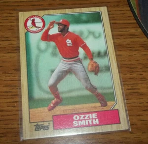 1987 Topps #749 OZZIE SMITH St Louis Cardinals HOF - Picture 1 of 2