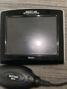 Magellan Maestro 3225 GPS Powers On - Picture 1 of 7