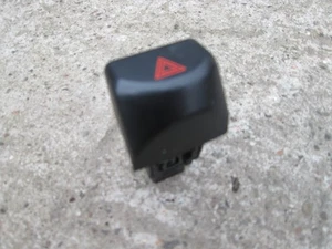 2009 NISSAN MICRA K12 MK3 3 DOOR 1.5 DCI HAZARD WARNING LIGHT SWITCH - Picture 1 of 3