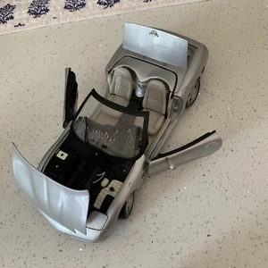 Maisto 98 Corvette 1/18 SCALE - Picture 1 of 9