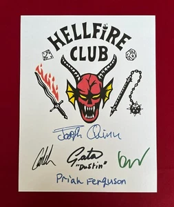 Volante Stranger Things Hellfire Club Cast-Firmado- 8,5x11- Reimpresiones de autógrafos - Imagen 1 de 6