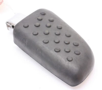 02-04 Reposapiés clavija trasera derecha BMW R1200CL 46717682410 Foto 1 de 4