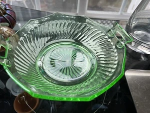 Vintage Vaseline  Green Depression Uranium HANDLED SERVING BOWL - Picture 1 of 11