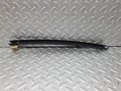 ♥41963� Mercedes-Benz W202 C200 canal de ventana puerta trasera derecha Foto 1 de 4