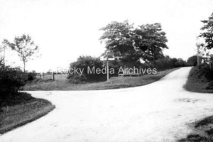 nvt-79 The old Elm Tree, Sibford Gower, Oxfordshire. Photo - Picture 1 of 1