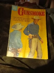 GUNSMOKE 15 WESTERN SILVER AGE COMIC JAMES ARNESS TV PHOTO COVER DANDY DUNBAR - Picture 1 of 3