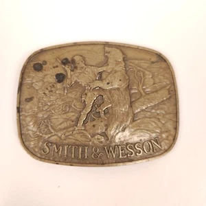 1978 Smith & Wesson Vintage Brass Belt Buckle Bear Fight The Last Cartridge - Picture 1 of 6