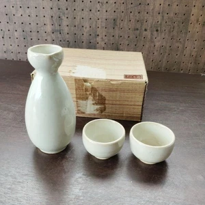Kokuji Ware Sake Flasche Tokkuri Trinkgefäß Japanische Keramik Guinomi Ochoco - Bild 1 von 9