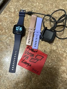Fitbit Versa FB504 Fitness Smartwatch Black Aluminium w/Extra Bands Large - Picture 1 of 5