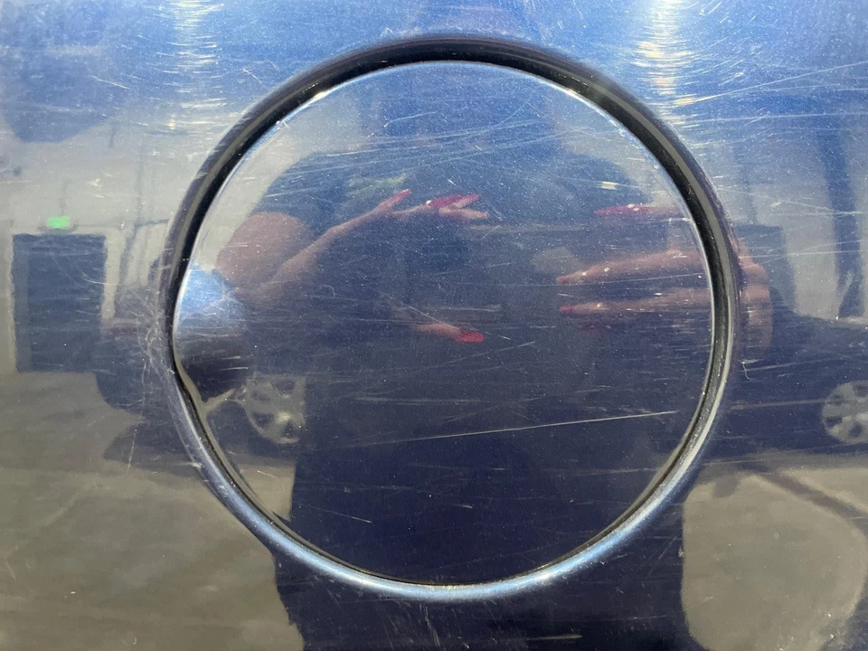 2002 - 2010 Ford Explorer Dark Blue-DX Fuel Tank Door - Imagem 1 de 1