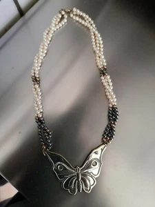 Collana girocollo Perle con ciondolo argento Farfalla - Foto 1 di 7