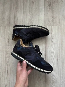 Sneakers Valentino Rockrunner mimetiche con borchie EU 43 / US 10 Made in Italy - Foto 1 di 24