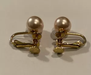 Vintage Pink Faux Pearl Gold tone Setting Screw-Back Earrings by Marvella - Picture 1 of 8