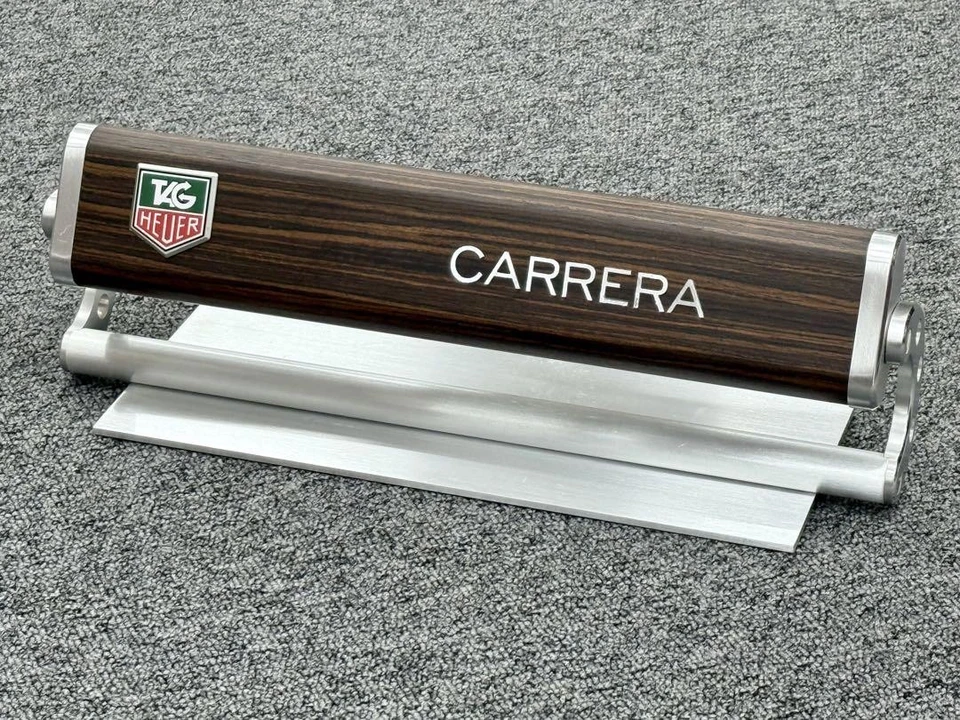 Letrero de escritorio con exhibición de concesionario TAG Heuer Carrera 40 cm aluminio y madera raro Foto 1 de 4
