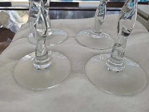 4 14 Zoll gedrehter Stiel Champagner/Weingläser. Grüntönung. Gebraucht, ohne Chips. - Bild 1 von 11