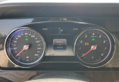 Clase E OE 2017 velocímetro calibre panel 86 k millas Mercedes-Benz Foto 1 de 4