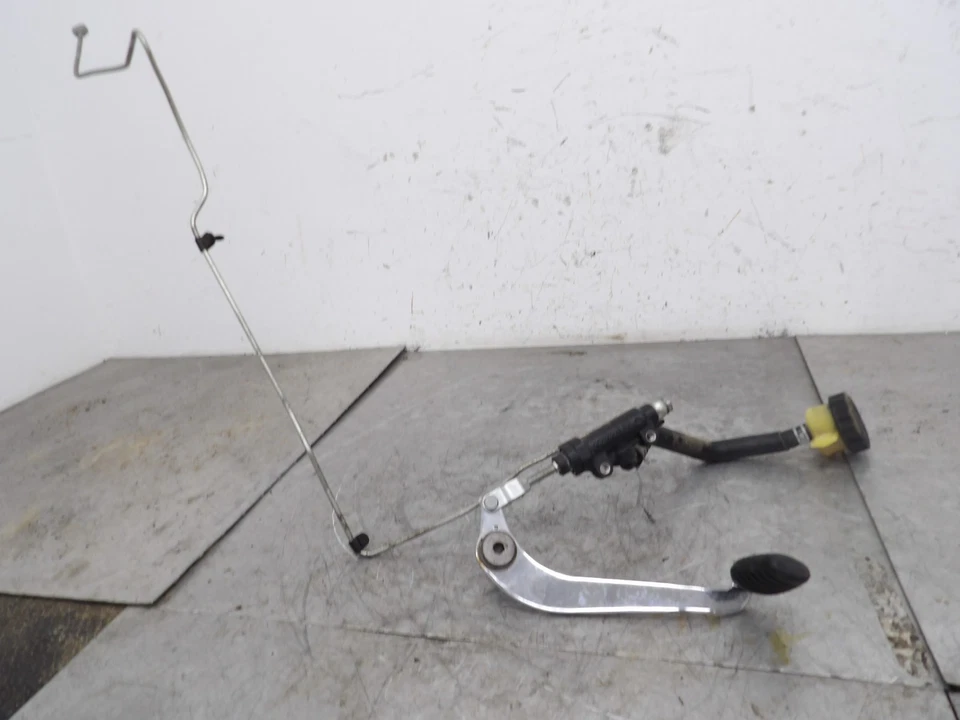 2009  TRIUMPH AMERICA EFI REAR BRAKE MASTER CYLINDER PEDAL LINE T2025900 - Image 1 of 4