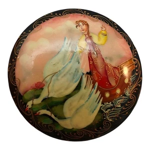 Broche prendedor de laca rusa vintage Palekh pintado a mano cuento de hadas - Imagen 1 de 8