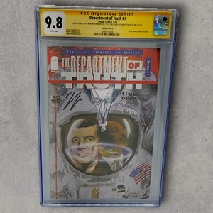 DEPARTAMENTO DE VERDAD #1 CGC 9.8 SS comentado por Martin Simmonds y firmado por Tynion - Imagen 1 de 3