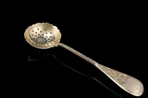 ANTIKER TIFFANY & Co JOHN POLHAMUS STERLING DURCHBOHRTER SERBELÖFFEL A375 - Bild 1 von 1