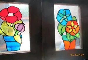 2 DE COLECCIÓN ""VIDRIO DE MANCHAS"" IMAGEN PLÁSTICA DE FLORES EN MARCO DE MADERA COLGANDO PARED - Imagen 1 de 1