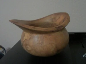 Holzvase Holzgefäß  hellbraun Holz gedrechselt 14 x 9 cm unikat (224) mit Ästen - Bild 1 von 3