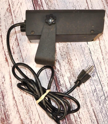 Radio Shack Mini Flasher Strobe Light Adjustable Speed w/Base Model# 42-3048 - Image 1 of 4