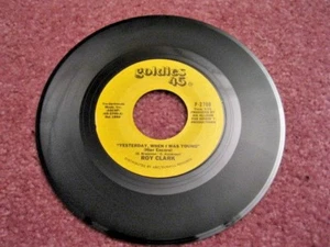 14 Vintage 45 Vinyl Records Sony & Cher, Willie Nelson, Roy Clark More - Picture 1 of 12