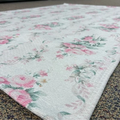 Alfombra Lavable LoveShackFancy Dreamy Days Rendimiento 4 x 6’ Pies Pottery Barn Nueva con Etiquetas Foto 1 de 4