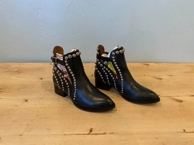 Botín Jeffrey Campbell Rylance con tachuelas, cuero negro, talla 7,5 M Foto 1 de 4