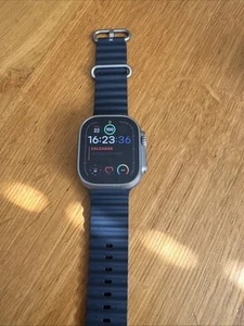 Apple Watch Ultra 49mm Titanium Case with Midnight Ocean Band, One Size (GPS... - Zdjęcie 1 z 4