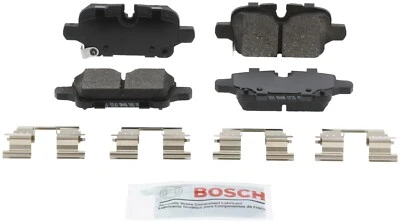 Pastillas de freno de cerámica azul Bosch 2021 con herrajes traseros GMC Terrain Bosch Foto 1 de 4