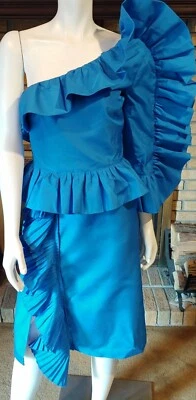 Vestido Gucci Cerúleo Azul Seda Shantung 1 Ombro Moderno Lantejoulas Babado Novo com etiquetas Tamanho 44 - Imagem 1 de 4