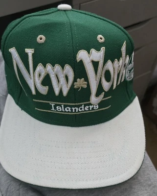 New York Islanders 100 % lana ☘️St. Sombrero bordado Patty's☘️Reebok nuevo nunca usado Foto 1 de 4