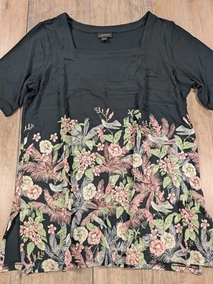 Top para mujer Jill mediano pequeño negro estampado floral cuello cuadrado manga corta tejido Foto 1 de 4