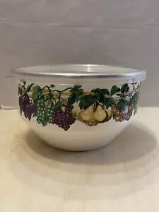 Vintage Tabletops Unlimited Vitroceramic Nesting Bowl Fruit Pattern with Lid - Picture 1 of 11