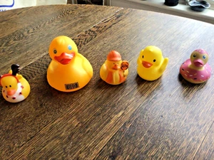 Lot Of 5 RUBBER DUCKIES ,reindeer,traffic guard, donut , USO +a plain one - Picture 1 of 1