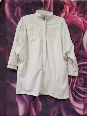 Komitor Vintage Women's White Dolman Sleeves Padded Shoulders Fully Zippe Jacket - Image 1 of 4