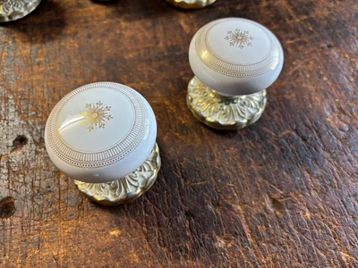 Vintage Gainsborough Ceramic Door Knobs Gold on White Snowflake Australia - Image 1 of 4