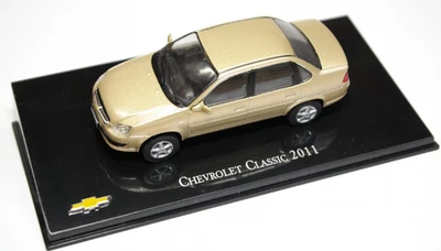 IXO, CHEVROLET Classica berlina 4 porte 2011 oro metallizzato, 1/43,  MAGCHEC... - Immagine 1 di 4