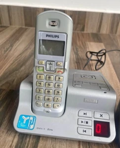 Philips DECT 225 cordless phone con segreteria telefonica - display non si legge - Photo 1/1