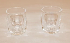 2 vasos de vidrio de chupito de licor vintage Arcoroc Lancer Francia tiradores de 1 onza - Imagen 1 de 8