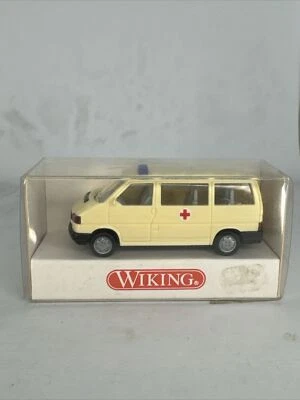 Wiking HO 1:87 Ambulance Red Cross Volkswagen VW Caravelle MPN 3200120 - Image 1 of 4
