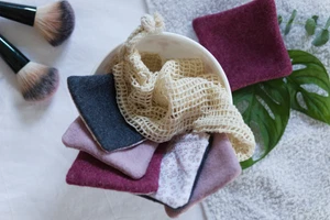 9 Abschminkpads inkl. Wäschesäckchen, wiederverwendbar, 100% Bio-Baumwolle - Bild 1 von 2