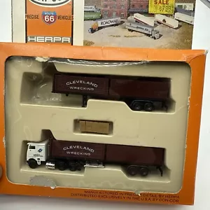 Brand New Con - Cor Set Of 2 Flatbed / Containers 1 Truck N Scale - Picture 1 of 4